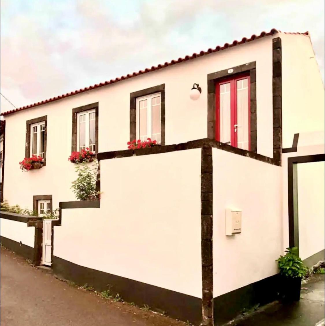 Quinta Pereirinha Farm - A Private 3 Bedroom Vacation Home, Close To Hiking W Ocean Views - Pico Island, Azores Сан-Роки-ду-Пику Экстерьер фото